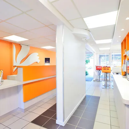 호텔 프르미에르 클라세 샹베리 2*