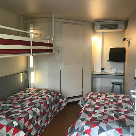 프르미에르 클라세 샹베리 호텔 2*